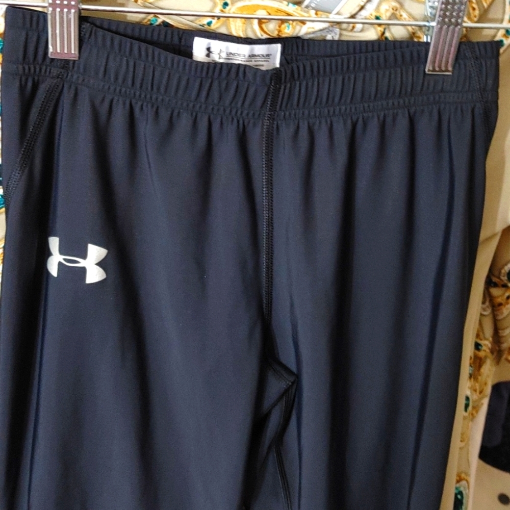 07 Under Armor compression heat gear Capri